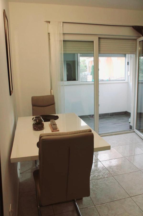 Mihaela Studio Apartmans 150M Near The Beach Kaštela Exterior foto